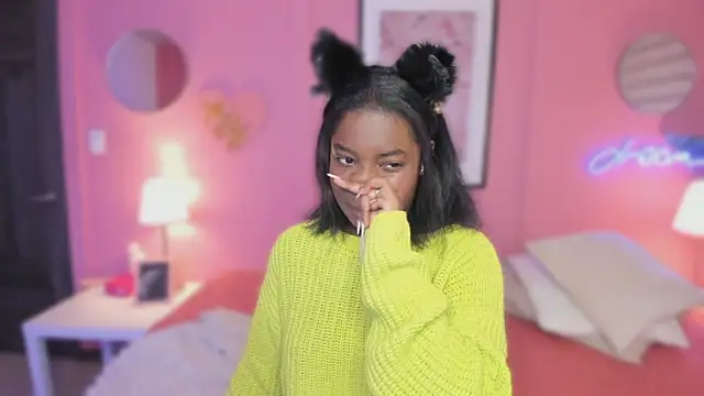 Snapshot of Annia_DH chatting on 09.20.25 Annia DH online show from 09.20.25