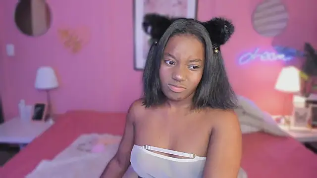 Snapshot of Annia_DH chatting on 09.27.25 Annia DH online show from 09.27.25