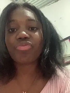 Snapshot of Annia_DH chatting on 10.05.25 Annia DH online show from 10.05.25