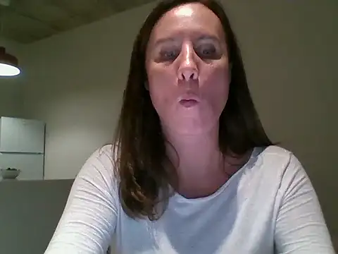 Snapshot of ALICAINWONDERLAND chatting on 10.01.25 ALICAINWONDERLAND online show from 10.01.25