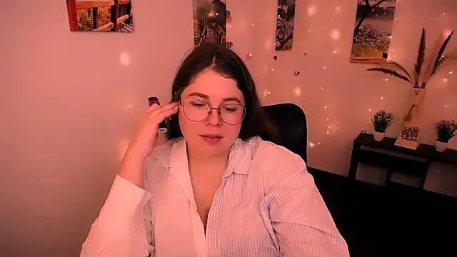 Snapshot of _Lovely_Mary chatting on 09.12.25  Lovely Mary online show from 09.12.25