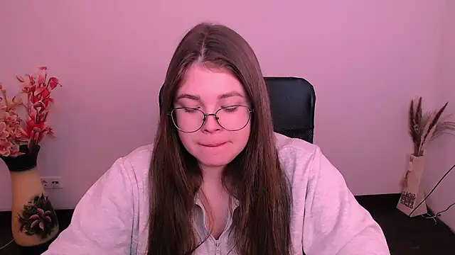 Snapshot of _Lovely_Mary chatting on 10.16.25  Lovely Mary online show from 10.16.25