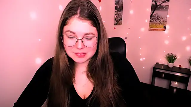 Snapshot of _Lovely_Mary chatting on 10.24.25  Lovely Mary online show from 10.24.25