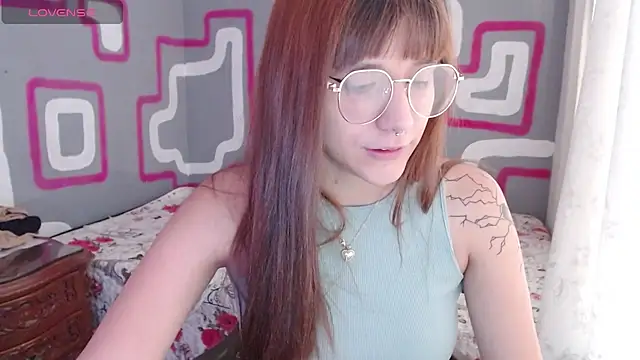 Snapshot of zara_erotik chatting on 09.24.25 zara erotik online show from 09.24.25