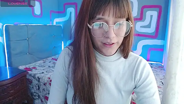 Snapshot of zara_erotik chatting on 09.30.25 zara erotik online show from 09.30.25
