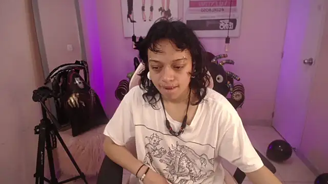 LadyWawy online show from 10.19.25