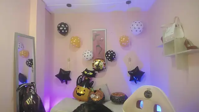LadyWawy online show from 10.21.25