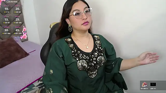 Snapshot of heluejamil chatting on 10.14.25 heluejamil online show from 10.14.25