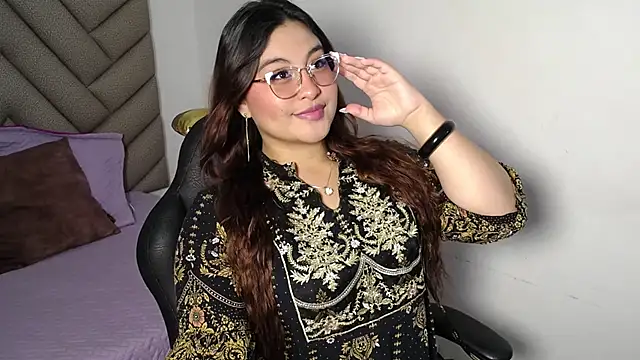 Snapshot of heluejamil chatting on 10.17.25 heluejamil online show from 10.17.25