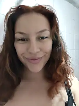 Snapshot of AlanaDesire chatting on 10.11.25 AlanaDesire online show from 10.11.25