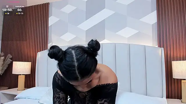 Snapshot of Mommy_Naughty chatting on 09.17.25 Mommy Naughty online show from 09.17.25