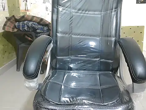 Snapshot of shallyji chatting on 10.18.25 shallyji online show from 10.18.25