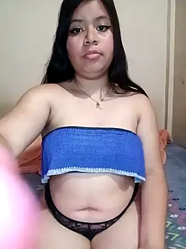 Snapshot of Angeles_20 chatting on 11.02.25 Angeles 20 online show from 11.02.25