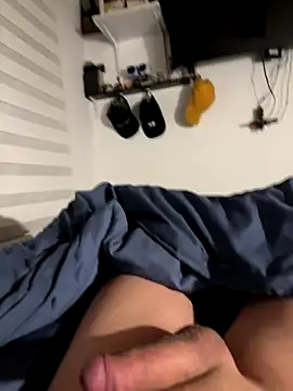 Snapshot of Robert2_honey chatting on 09.22.25 Robert2 honey online show from 09.22.25