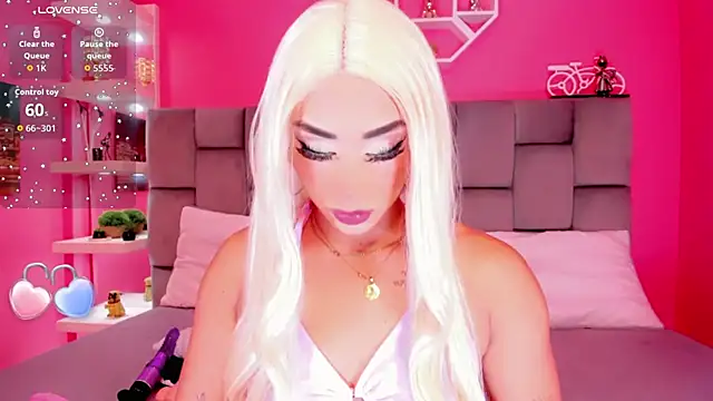 Snapshot of Arianna_Ponce chatting on 11.03.25 Arianna Ponce online show from 11.03.25