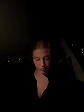 Snapshot of Chloemillerrxx chatting on 09.28.25 Chloemillerrxx online show from 09.28.25