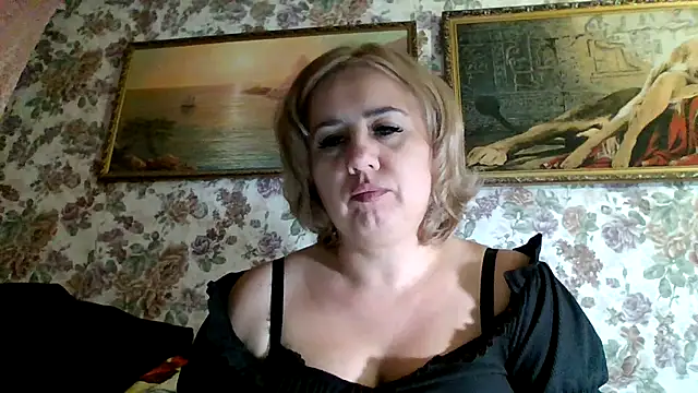 Snapshot of LustyyX chatting on 09.25.25 LustyyX online show from 09.25.25