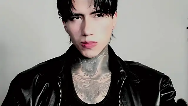 Snapshot of Alex_bdsmz chatting on 11.05.25 Alex bdsmz online show from 11.05.25