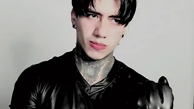 Snapshot of Alex_bdsmz chatting on 11.11.25 Alex bdsmz online show from 11.11.25