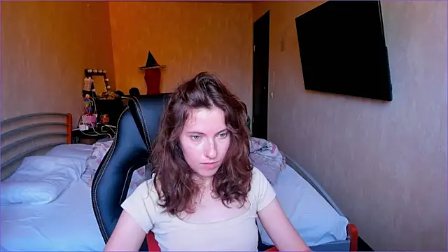 Snapshot of Agata_in_Wonderland chatting on 10.09.25 Agata in Wonderland online show from 10.09.25