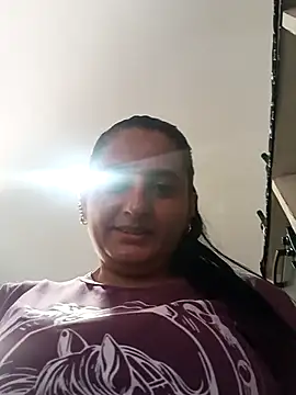 Snapshot of Titiss8921 chatting on 10.17.25 Titiss8921 online show from 10.17.25