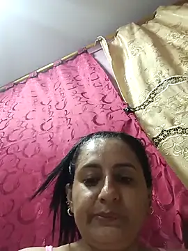 Snapshot of Titiss8921 chatting on 10.25.25 Titiss8921 online show from 10.25.25