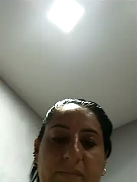 Snapshot of Titiss8921 chatting on 10.25.25 Titiss8921 online show from 10.25.25