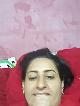 Snapshot of Titiss8921 chatting on 11.01.25 Titiss8921 online show from 11.01.25