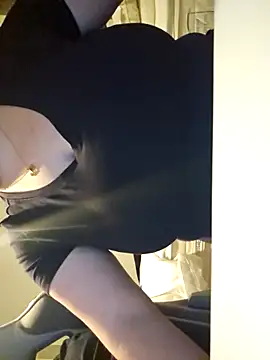 Snapshot of itsCuteTits chatting on 11.05.25 itsCuteTits online show from 11.05.25