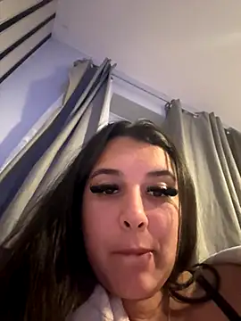 Snapshot of Amelianunnxx chatting on 10.24.25 Amelianunnxx online show from 10.24.25