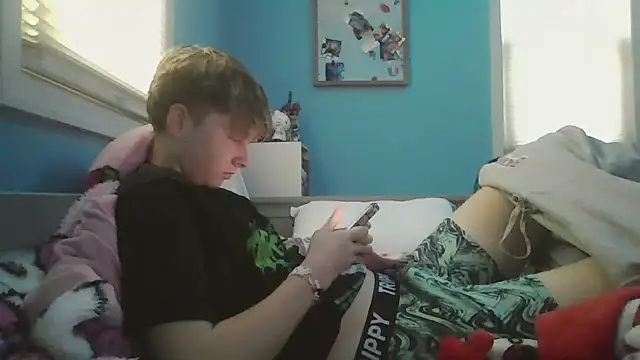 Snapshot of Liam_axel35 chatting on 10.22.25 Liam axel35 online show from 10.22.25