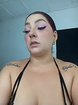 Snapshot of Victoriia-69 chatting on 09.14.25 Victoriia-69 online show from 09.14.25