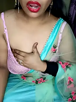 Snapshot of reena502 chatting on 10.03.25 reena502 online show from 10.03.25