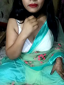 Snapshot of reena502 chatting on 10.12.25 reena502 online show from 10.12.25