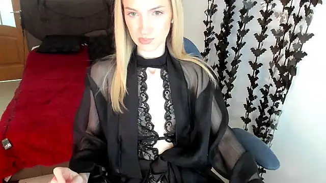 Snapshot of AndrianaBelle chatting on 10.13.25 AndrianaBelle online show from 10.13.25