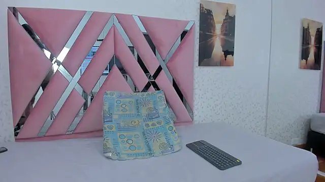 Snapshot of victoriavelasquez chatting on 09.11.25 victoriavelasquez online show from 09.11.25