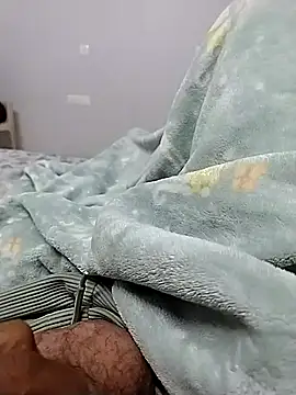 Snapshot of Desiandaz chatting on 11.16.25 Desiandaz online show from 11.16.25