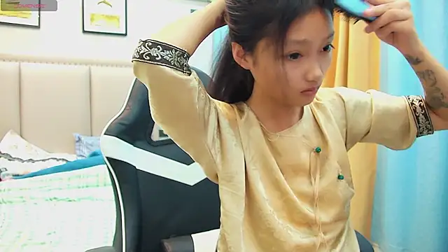 Snapshot of Safer-001 chatting on 10.03.25 Safer-001 online show from 10.03.25