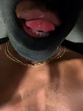 Snapshot of Tropicale_ chatting on 10.27.25 Tropicale  online show from 10.27.25