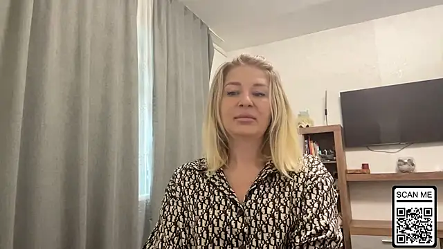 Blondie xoxoxo online show from 10.03.25