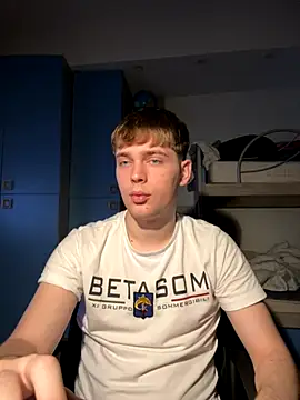 Snapshot of Fappatore_Nato05 chatting on 10.11.25 Fappatore Nato05 online show from 10.11.25