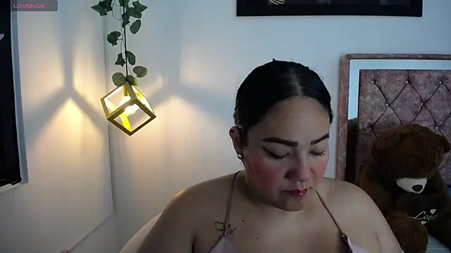 Snapshot of amaranta_rouse chatting on 09.16.25 amaranta rouse online show from 09.16.25