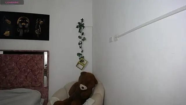 Snapshot of amaranta_rouse chatting on 09.25.25 amaranta rouse online show from 09.25.25