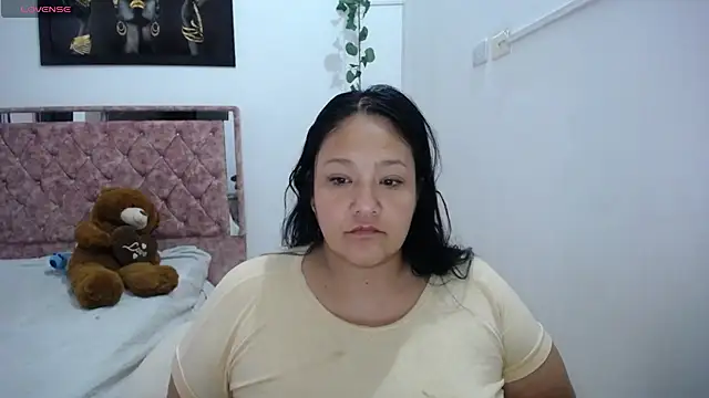 Snapshot of amaranta_rouse chatting on 09.26.25 amaranta rouse online show from 09.26.25