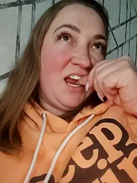 Snapshot of Kiss_Eva chatting on 02.21.25 Kiss Eva online show from 02.21.25