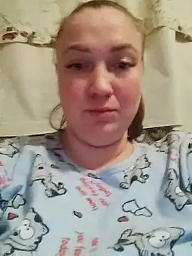 Snapshot of Kiss_Eva chatting on 02.22.25 Kiss Eva online show from 02.22.25