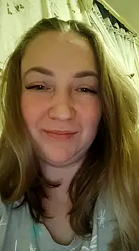 Snapshot of Kiss_Eva chatting on 02.25.25 Kiss Eva online show from 02.25.25