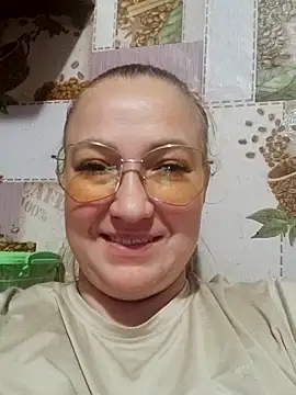 Snapshot of Kiss_Eva chatting on 09.15.25 Kiss Eva online show from 09.15.25