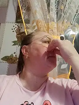 Snapshot of Kiss_Eva chatting on 10.16.25 Kiss Eva online show from 10.16.25