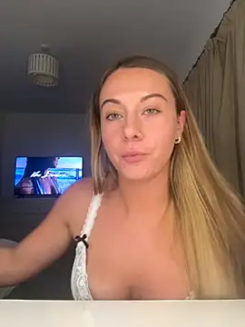 Scarlettroseeee online show from 11.07.25